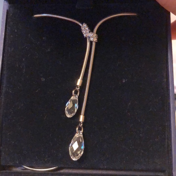Like 🆕 Swarovski pearl shaped beveled tear drop 2 crystal necklace - Picture 2 of 4